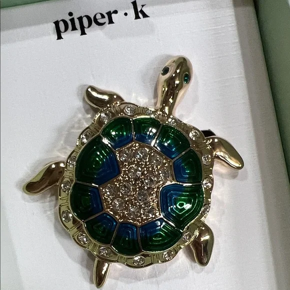 Piper K | Turtle Brooch - Picture 8 of 10